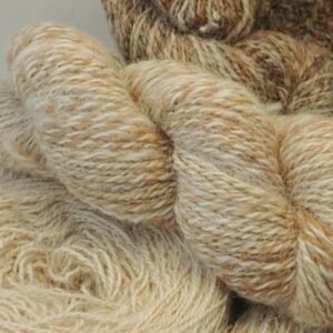 Yarn in a blend of light and medium fawn alpaca fibre